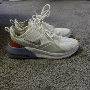 New Nike sneakers size 8.5. Worn two times, very cute and comfortable